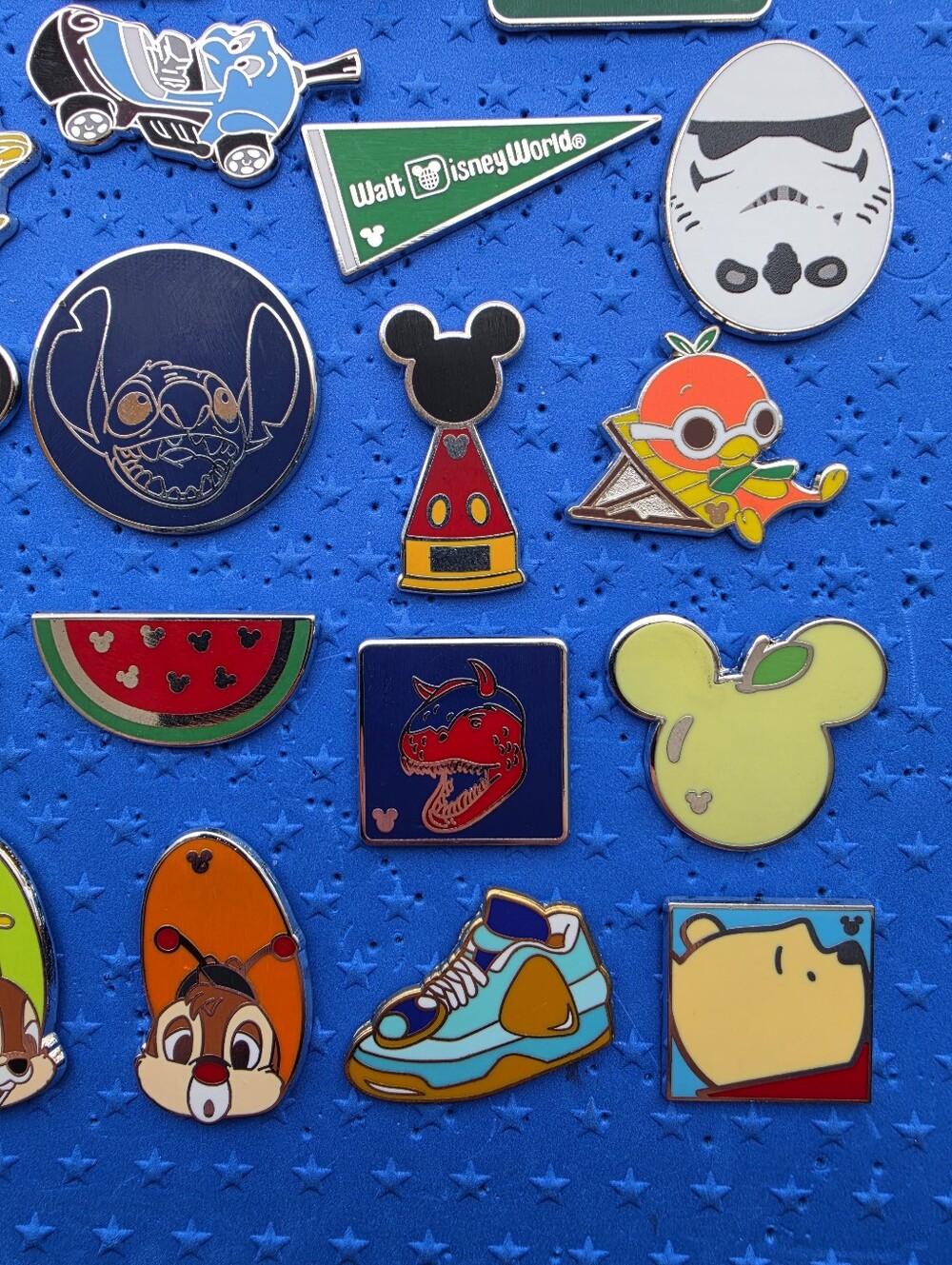 DISNEY TRADING PINS Starter Set Lot - Dumbo, Flik, Stitch, Mickey -PIN BOARD - Picture 7 of 10